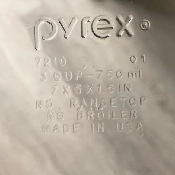 Pyrex 3 cup rectangular glass container - Picture 3 of 4